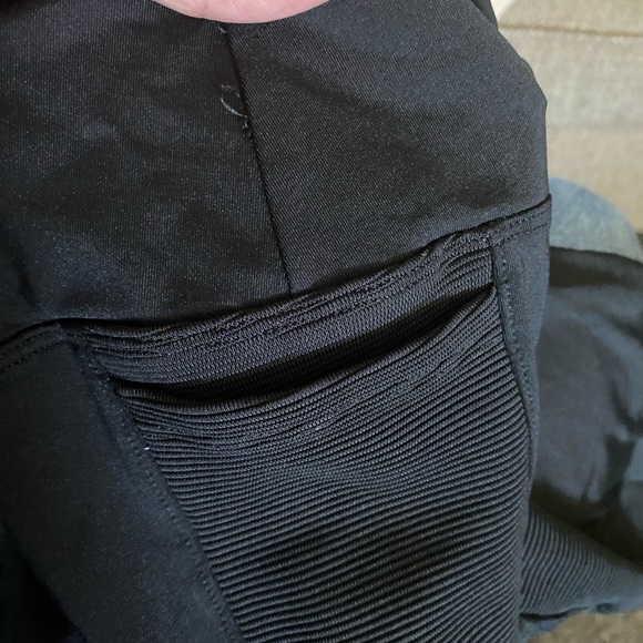 PINK Victoria's Secret Black High-Rise Leggings - Picture 4 of 5